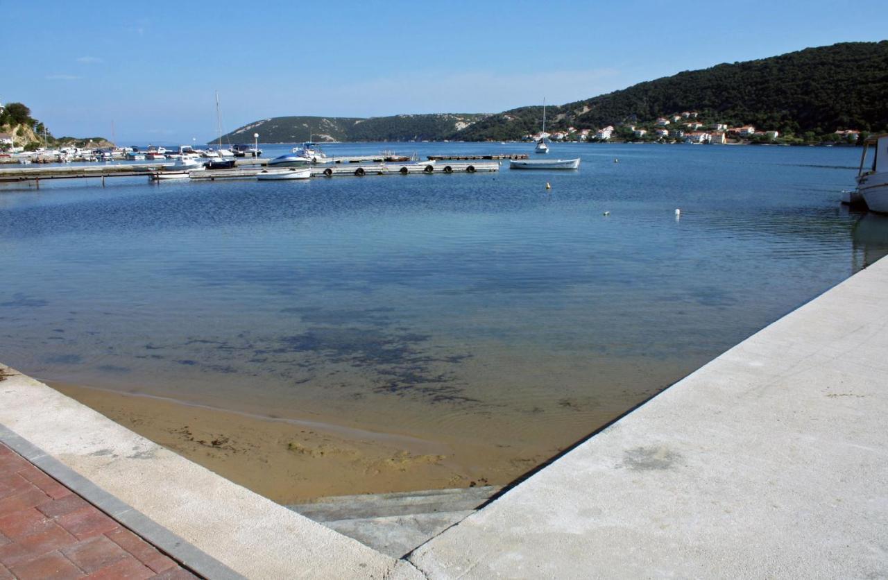 Apartment Supetarska Draga - Donja 5030A Buitenkant foto