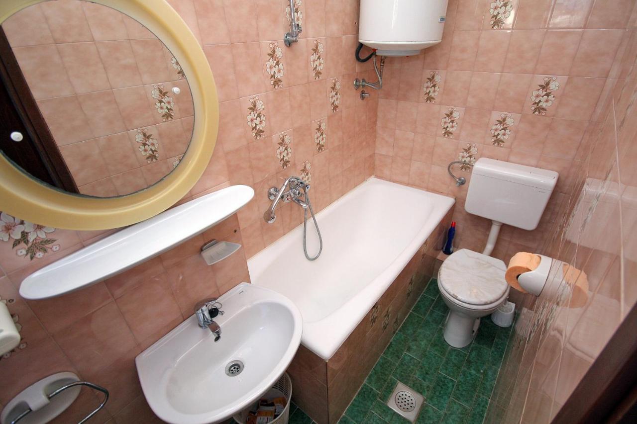 Apartment Supetarska Draga - Donja 5030A Buitenkant foto