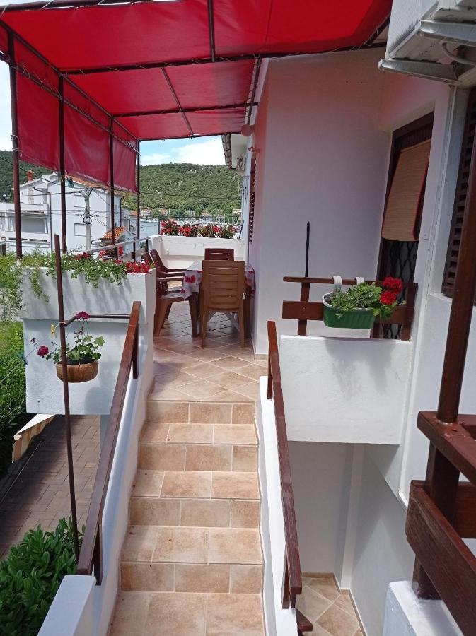 Apartment Supetarska Draga - Donja 5030A Buitenkant foto