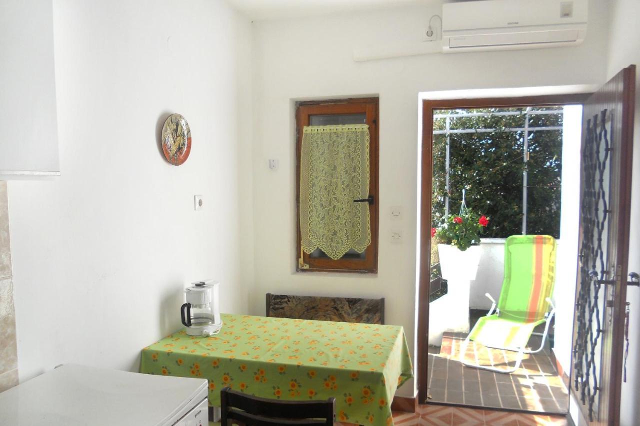 Apartment Supetarska Draga - Donja 5030A Buitenkant foto